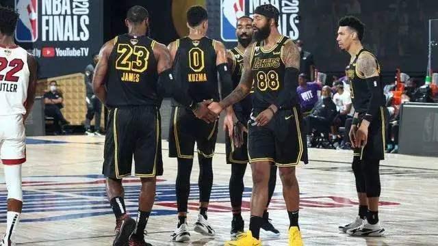 农民手里有 农民手里有