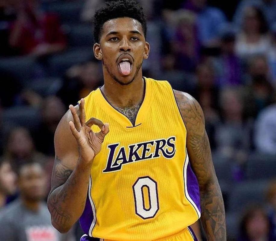 王牌过度使 王牌过度使