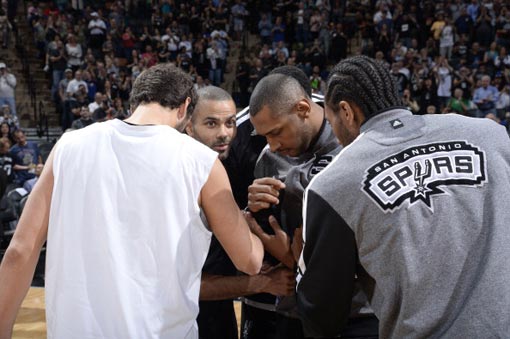 的背身拉回 的背身拉回